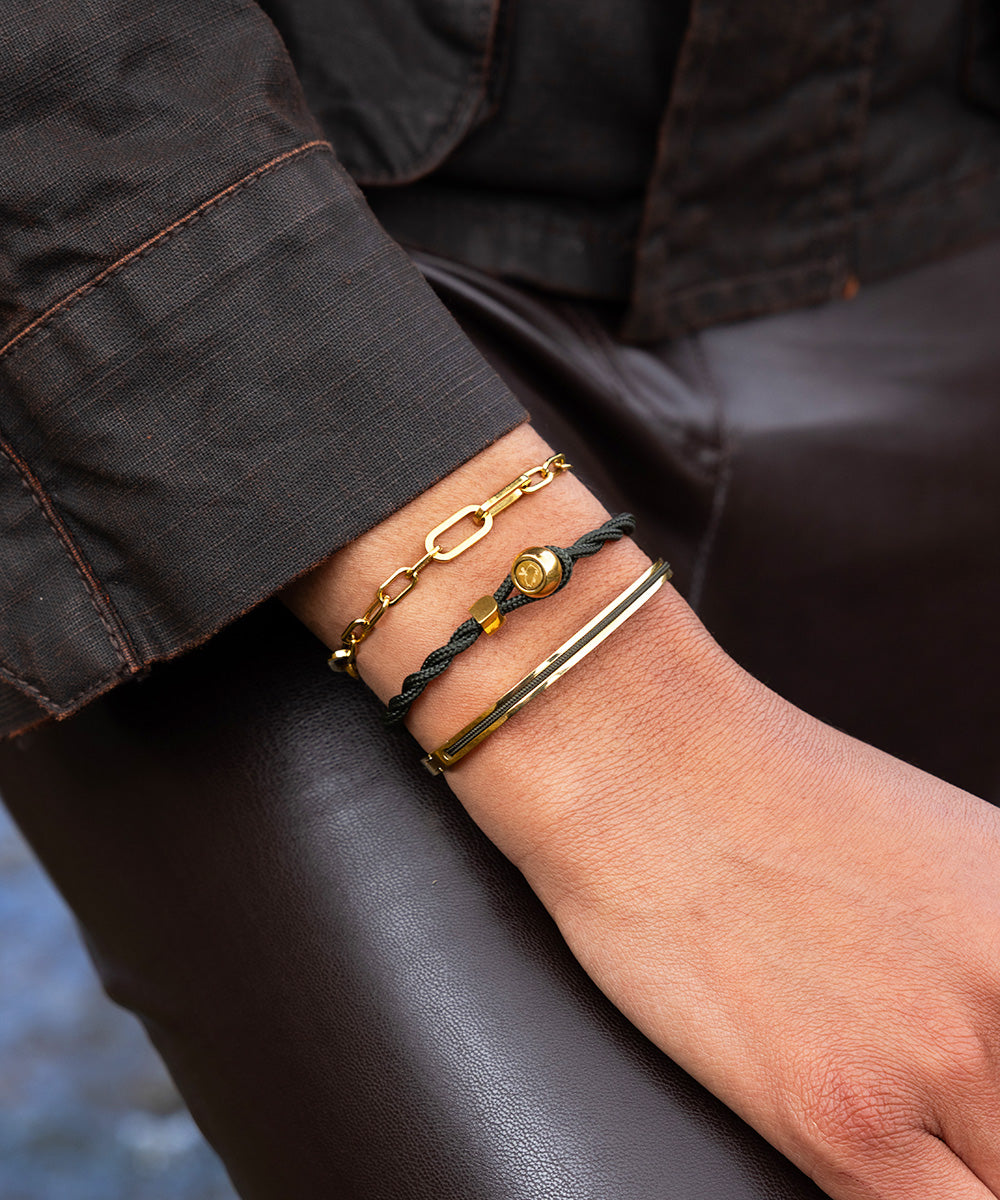 Julie | Gold