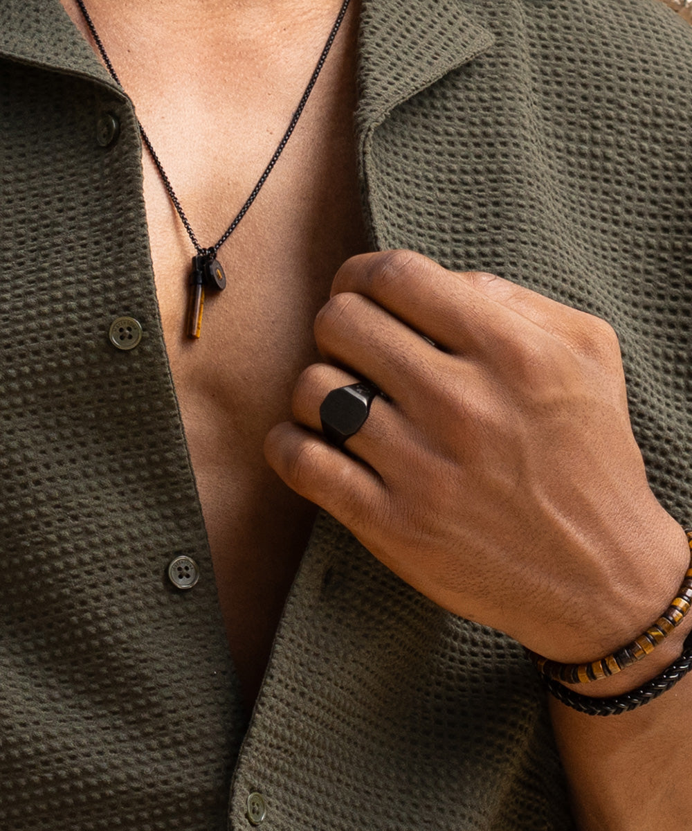 Signet Ring 16mm Classic Black | Black – Pig & Hen