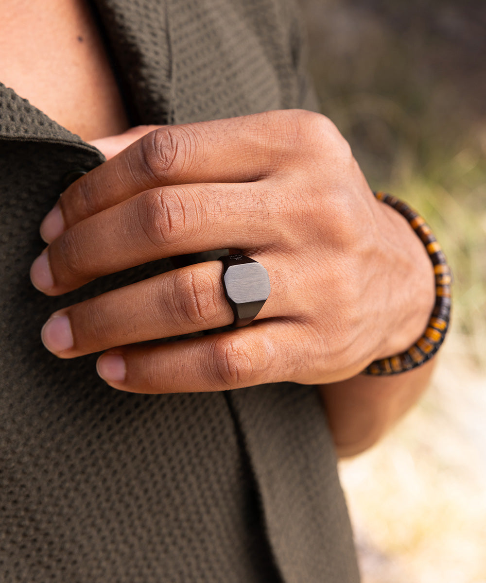希少サイズ【CTHY】 SIGNET RING　1 6号 Signet Ring 16mm Classic Black | Black – Pig & Hen