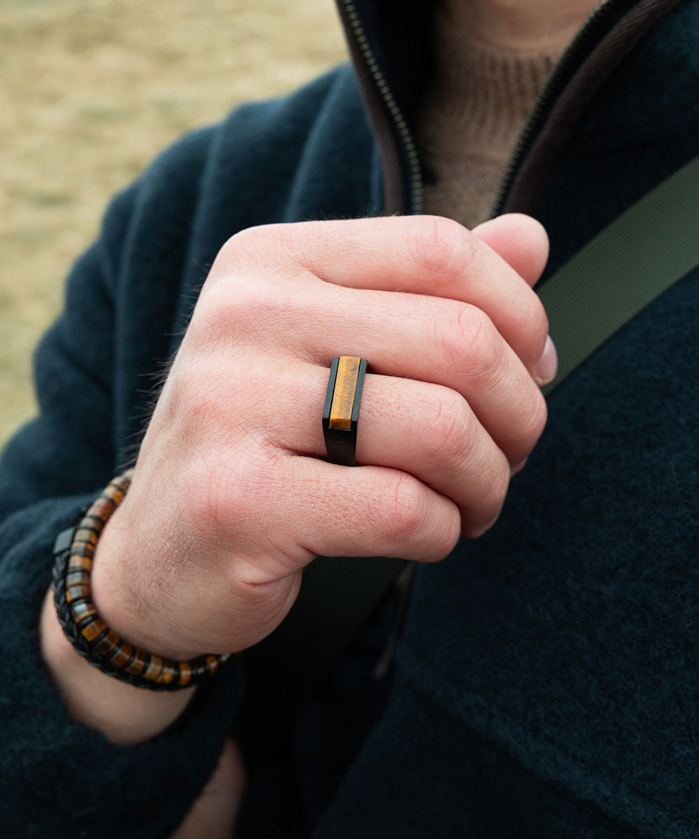 Signet Ring 7mm Tiger Eye | Black – Pig & Hen